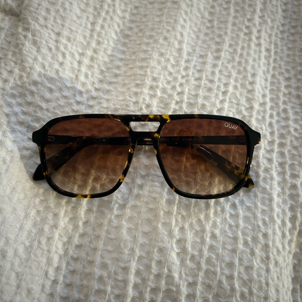 Quay on the fly sunglasses